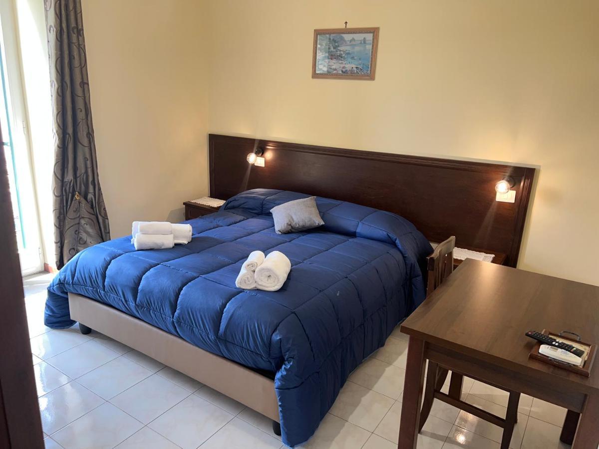Agriturismo Le Grottelle Villa SantʼAgata sui Due Golfi Buitenkant foto